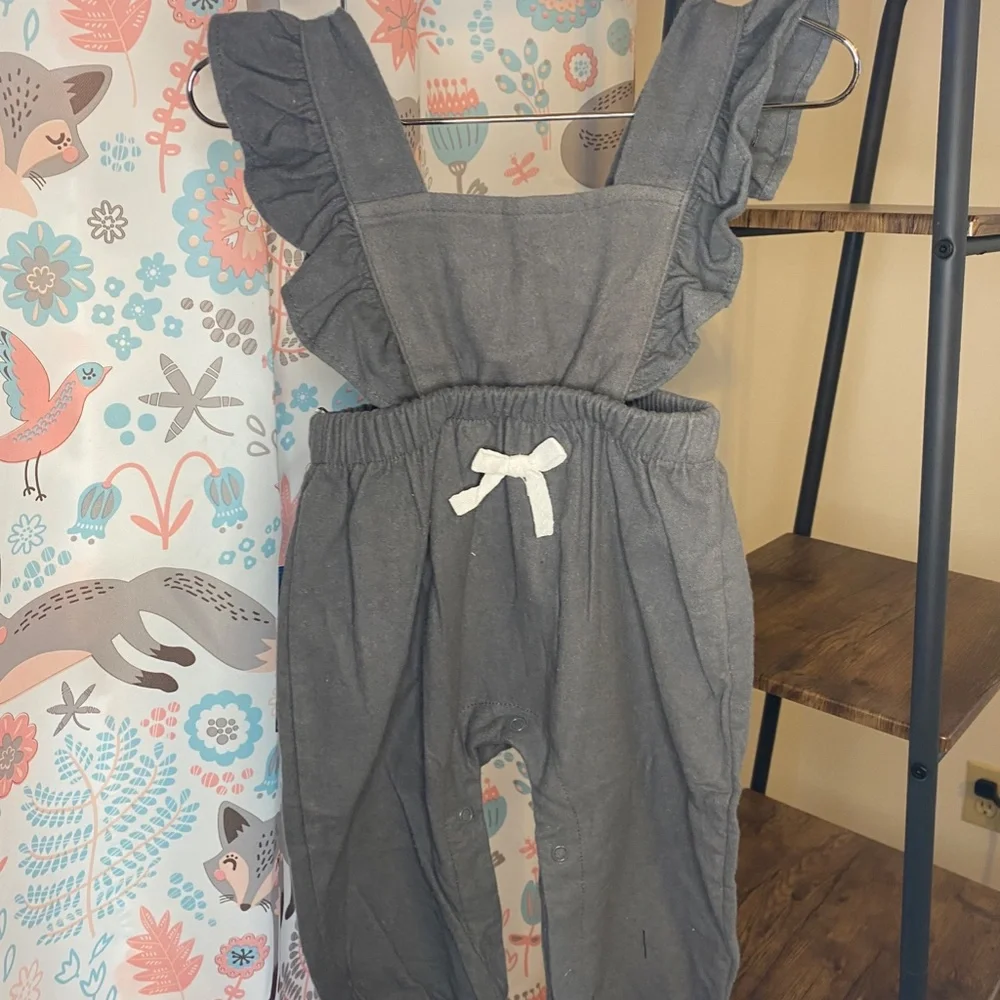 Gray Ruffle Romper - Picture 4 of 5